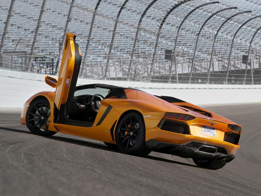  Lamborghini Aventador LP700-4 Roadster 2013 года  (фото 19 из 68)